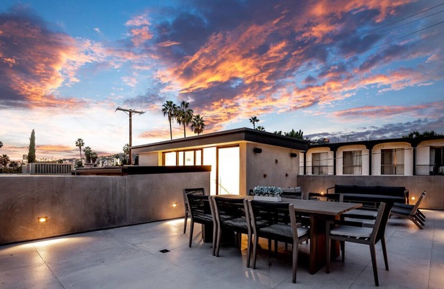 Modern Villa In West Hollywood