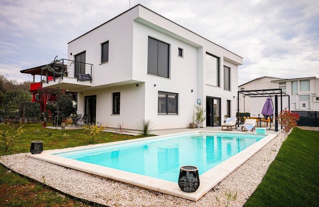 Modern Villa Noel with swimming pool