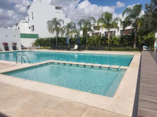 Moderna Villa 3 pisos condominio Playa del Carmen