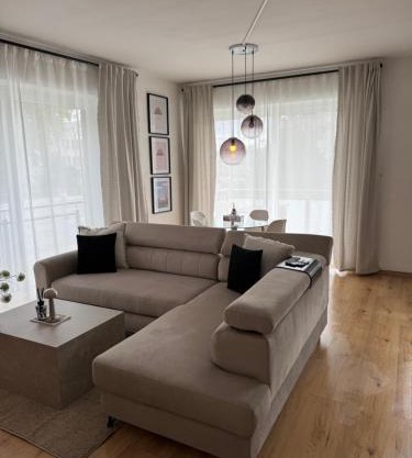 Moderne Ferienwohnung mit Balkon 1