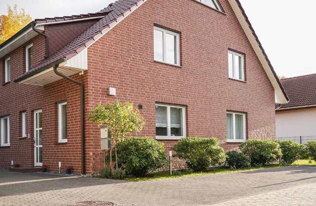 Modernes Stadthaus 100qm Parkplatz Bad&Dusche Küche