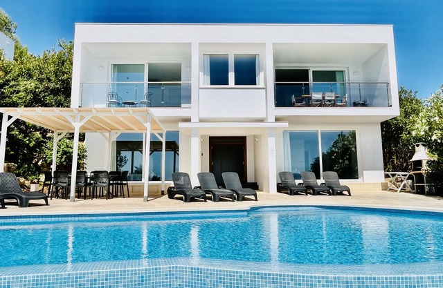 Moderno Chalet CON Magníficas Vistas AL MAR