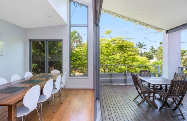 MOFFAT RETREAT - Enjoy the refreshing sea breezes whilst overlooking the landscaped garden