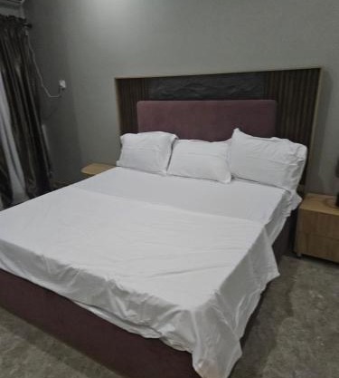 Moment hotel & suites