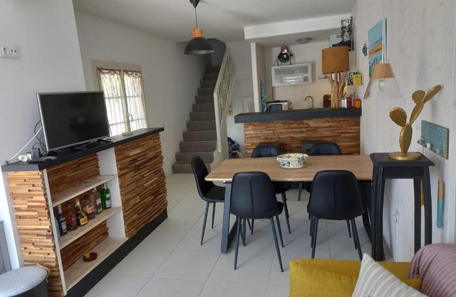 Monleon Villa a 10 minutos de la playa 2 parking gratuito