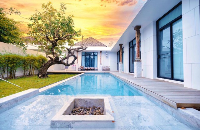 Mono 3bedroom seaside pool villa
