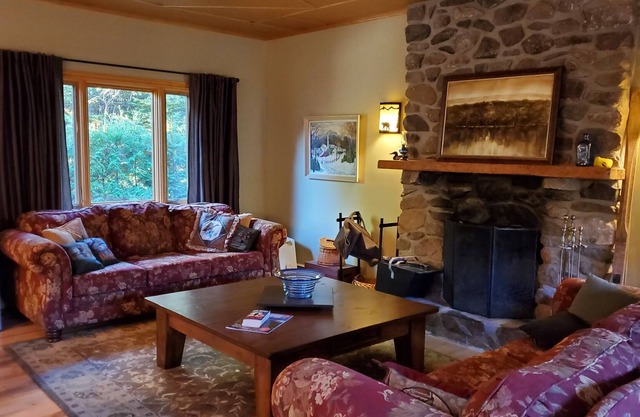 Mont Tremblant Waterfront House