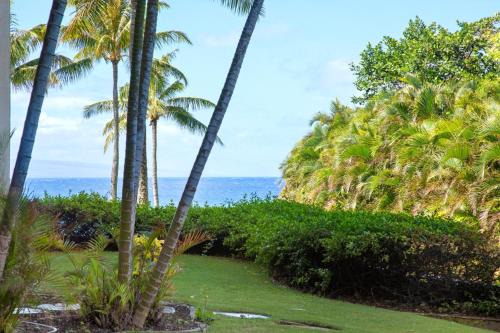 Montage Kapalua Bay 2 Free Rental Cars KBM Resorts Hale Mala At Montage Kapalua Bay Oceanfront Property 2 Units 6 Bedrooms MON ML-1161