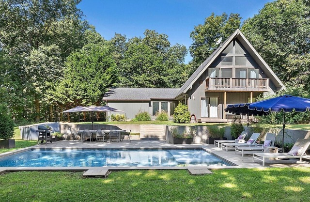 Montauk Beach House w Gunite Pool Around corner from Gurneys Seawater Spa