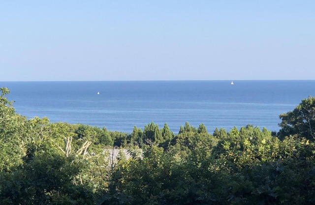 Montauk Beach House- walk to ocean beach