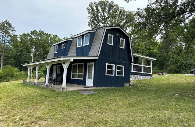 Montauk Nature Retreat - 3 miles to Montauk State Park on Acreage!