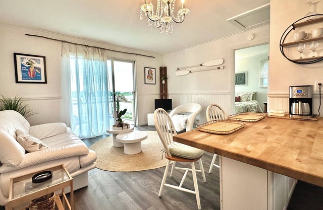 Montauk Tranquil Cottage on Fort Pond