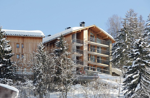 Montchavin Stunning Modern Ski Flat 47M/2 Breathtaking views Sleeps 6 people.