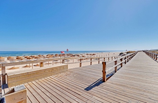 Monte Gordo Beachview I by Homing