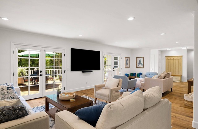 Montecito Beach House w/Hot Tub & Cold Plunge - Walk to Beach and Restaraunts