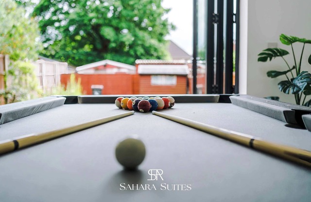 Monthly Stay | Modern 4BR | Cadbury & QE Hospital