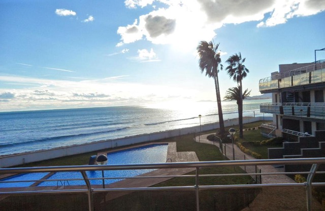 MONTROIG BAHIA NEAR CAMBRILS MIAMI COSTA DORADA SEASIDE LUXUS App MINIMAL STAY 2 NIGHTS