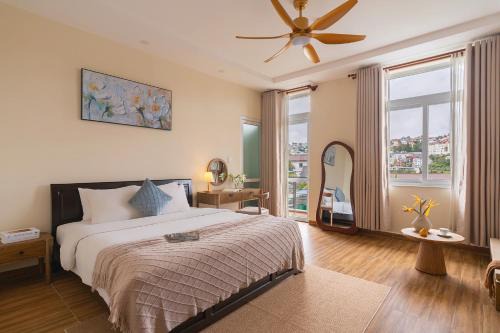 Moon Garden Hotel