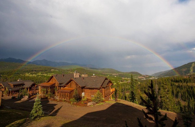 Moonlight Magic! Best Views In Big Sky! True Ski-In/Ski-Out! Heated Ski Room!