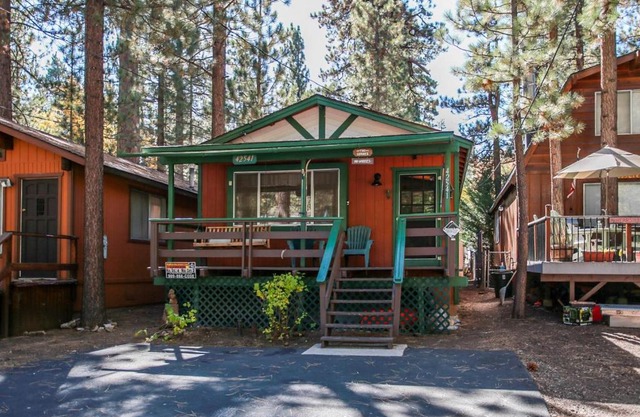 Moonridge Cottage-1817 by Big Bear Vacations