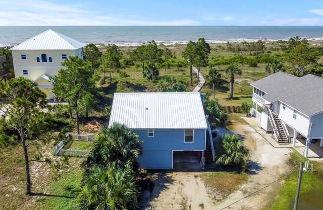 Moonshadow Beach House on the Gulf, Dog-friendly