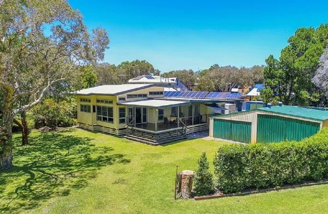 Moreton Escape - Kooringal, Moreton Island