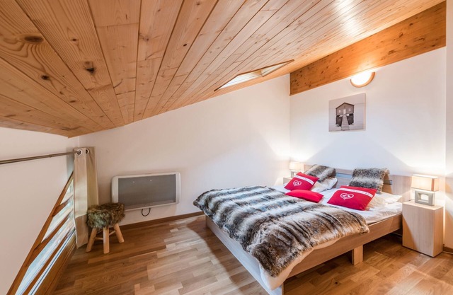 Morillon 1100, 5 bedrooms, on the slopes