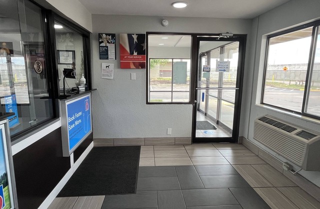 Motel 6 Wichita, KS