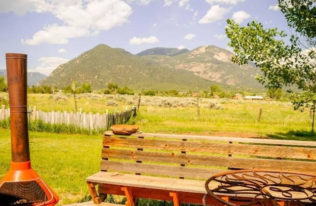 Mount Ranch Spacious Foothills Family Mtn Retreat