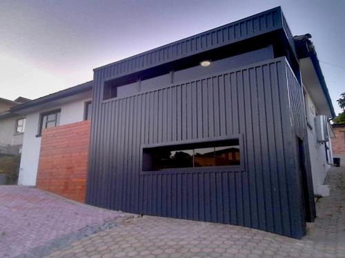Mount Road Suites