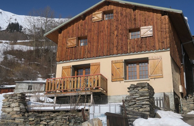 Mountain chalet in a natural environment