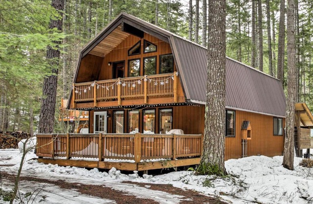 Mountain Chalet with Hot Tub by Cle Elum Lake!