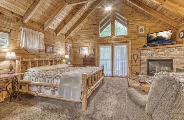 Mountain Eden, Hot Tub, Resort Pool, WIFI, 685 FREE tickets each paid day!