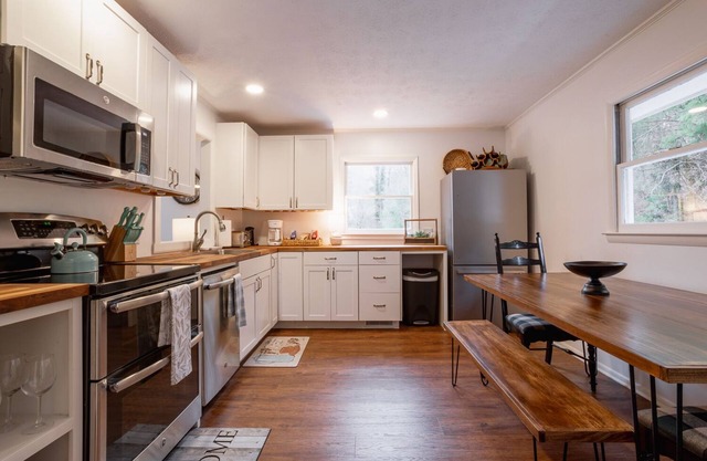 Mountain Escape | Cozy Home Near Asheville