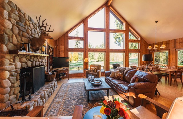 Mountain Golf Course Retreat