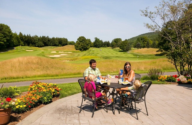 Mountain Lodge At Okemo-1br Fireplace & Updated Kitchen 1 Bedroom Condo by RedAwning