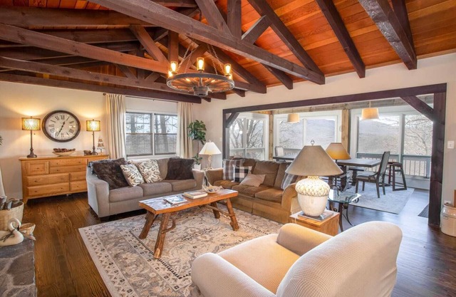 Mountain Modern Blended with Cottage Farmhouse