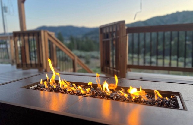 Mountain Retreat Near Boise - Luxury Family Escape