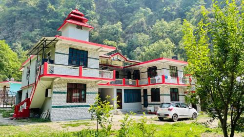 Mountain River Homestay