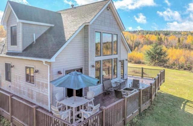 Mountain & Sunset Views. Maine Foliage Retreat