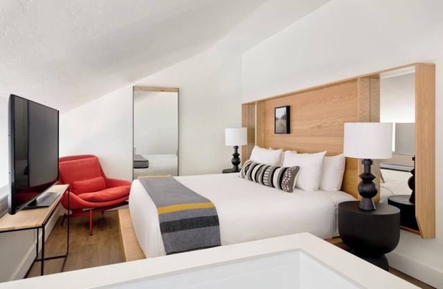 Mountain Vibes & Modern Design at Gravity Haus! Kitchenette, Free Parking