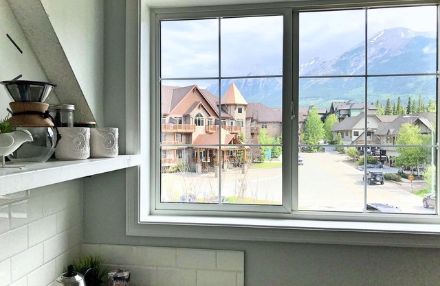 Mountain View Escape - Top Floor