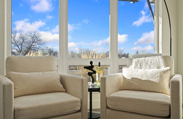 Mountain View Home w/King Beds & Rooftop Deck