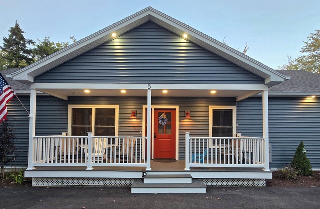 Mountain view home - views of Acadia mountains and harbor on the edge of town