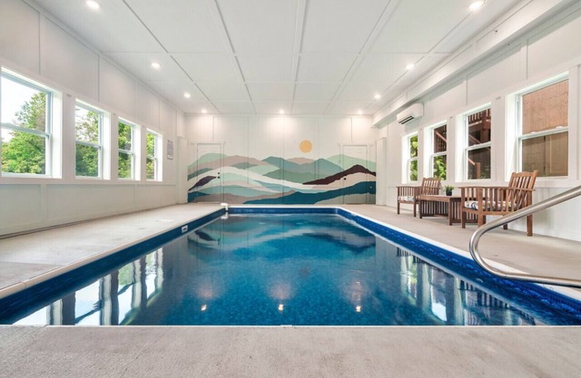 Mountaineer - Indoor Pool & Pet Friendly Cabin