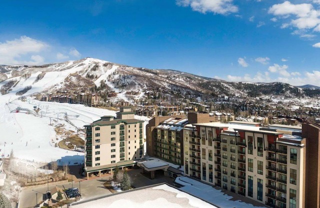 Mountainside 2-Bedroom Lockoff Ski-In/Ski-Out Steamboat Mar. 8th-15th - Sheraton