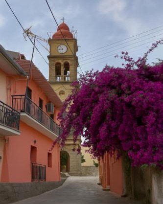 Mponanos' Family House