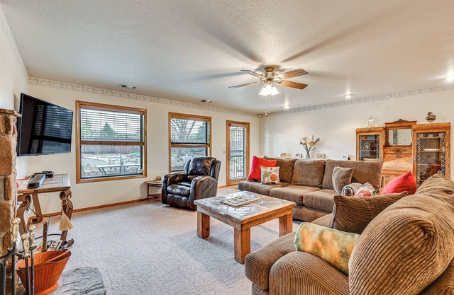 Mtn-View Family Home w/Grill in Flagstaff!