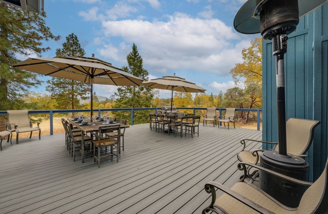 'Mudge Ranch Retreat' near Bass Lake w/EV Charger