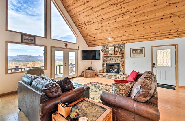Murphy Cabin w/Fire Pit & Stunning Mtn Views